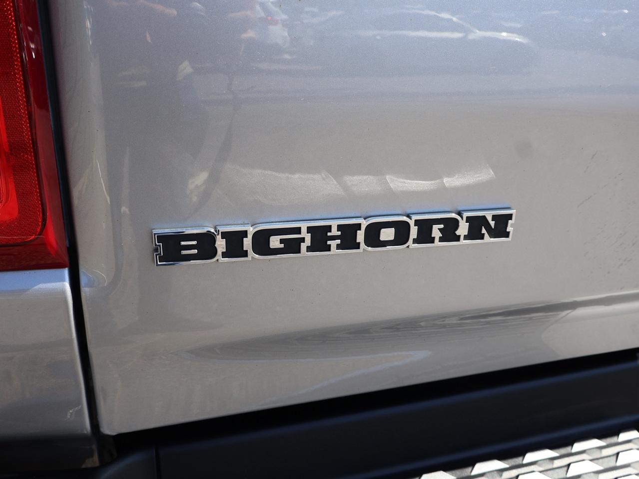 2022 RAM 1500 BIG HORN CREW 4WD CERTIFIED *ACCIDENT FREE*DODGE MAITAIN* CAMERA BLUETOOTH HEATED SEATS CRUISE ALLOYS Photo