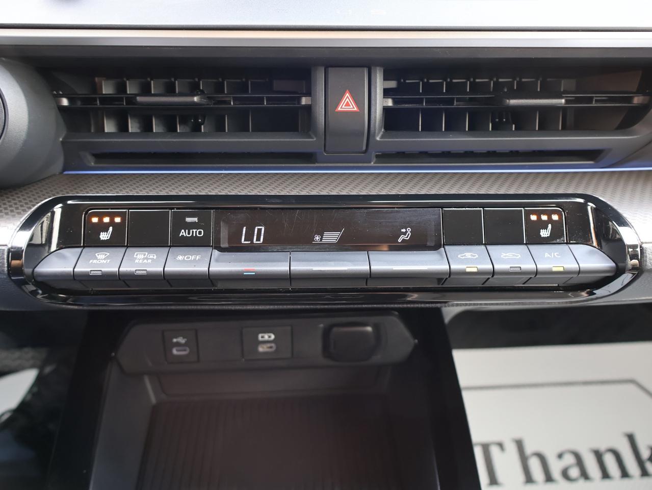 2024 Toyota Prius XLE AWD CERTIFIED CAMERA NAV BLUETOOTH LEATHER HEATED SEATS CRUISE ALLOYS Photo