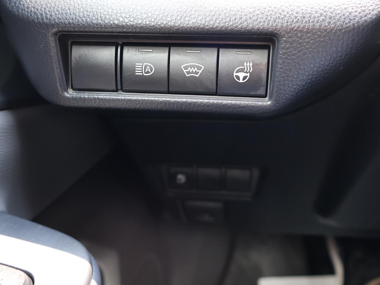2024 Toyota Prius XLE AWD CERTIFIED CAMERA NAV BLUETOOTH LEATHER HEATED SEATS CRUISE ALLOYS Photo