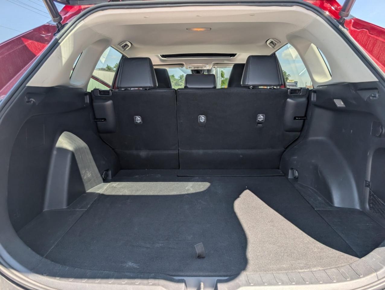 2020 Toyota RAV4 XLE AWD /LEATHER /REAR CAM/ SUNROOF - Photo #10