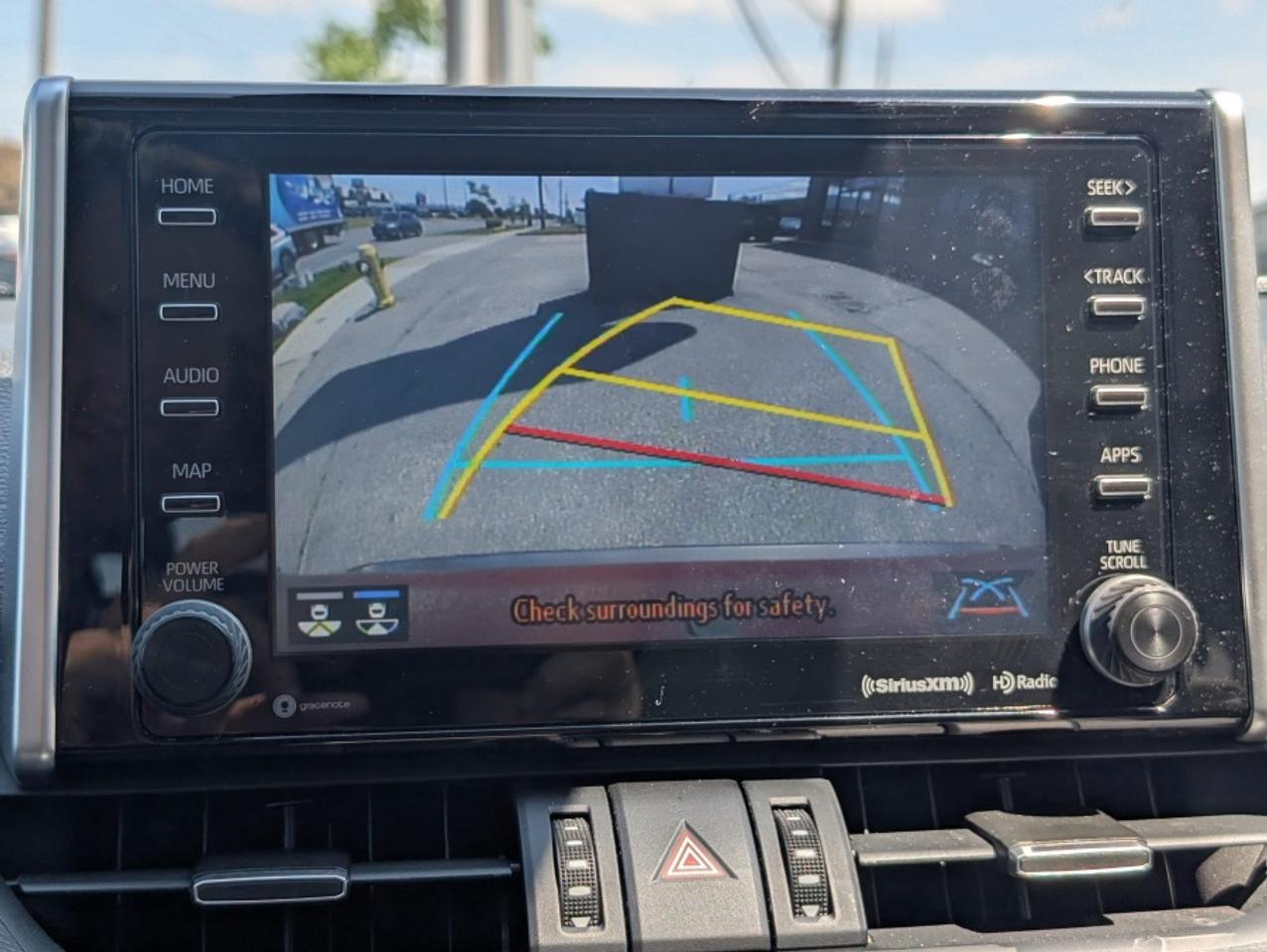 2020 Toyota RAV4 XLE AWD /LEATHER /REAR CAM/ SUNROOF - Photo #16