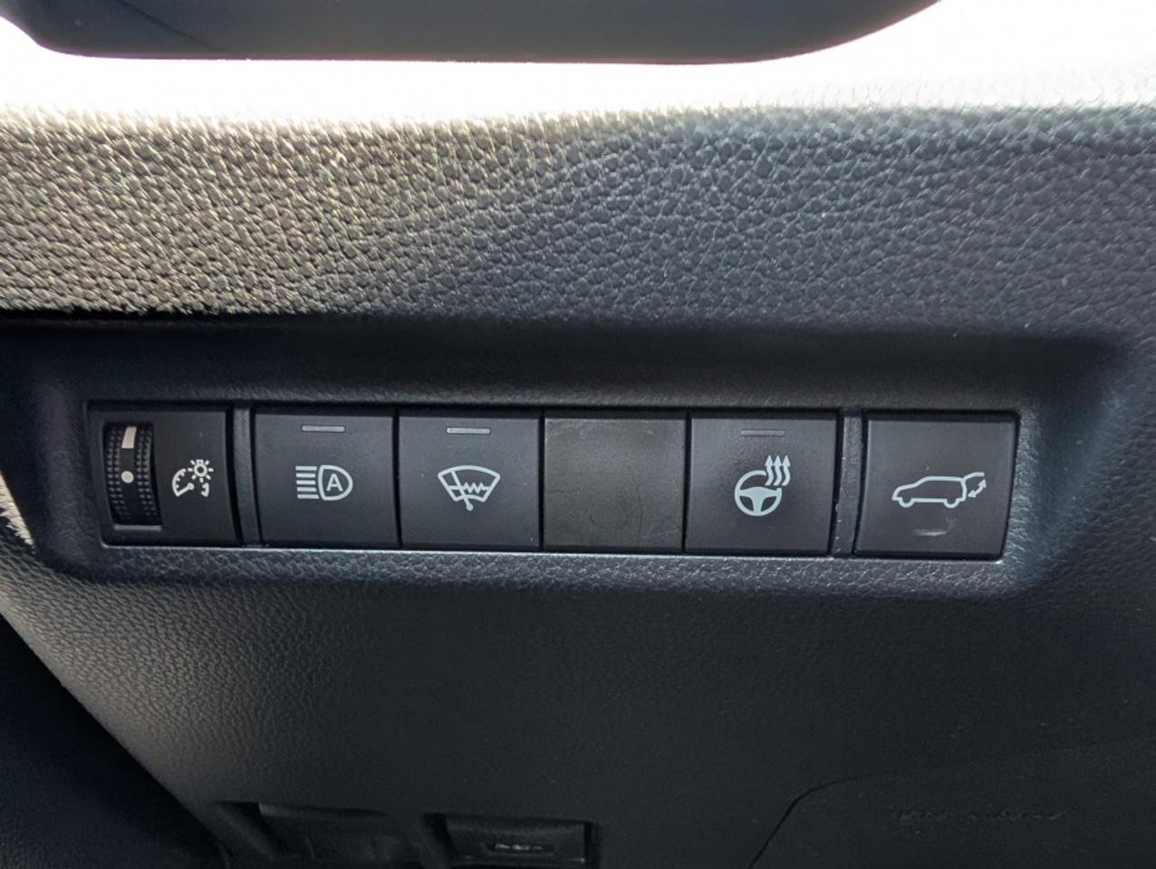 2020 Toyota RAV4 XLE AWD /LEATHER /REAR CAM/ SUNROOF - Photo #17