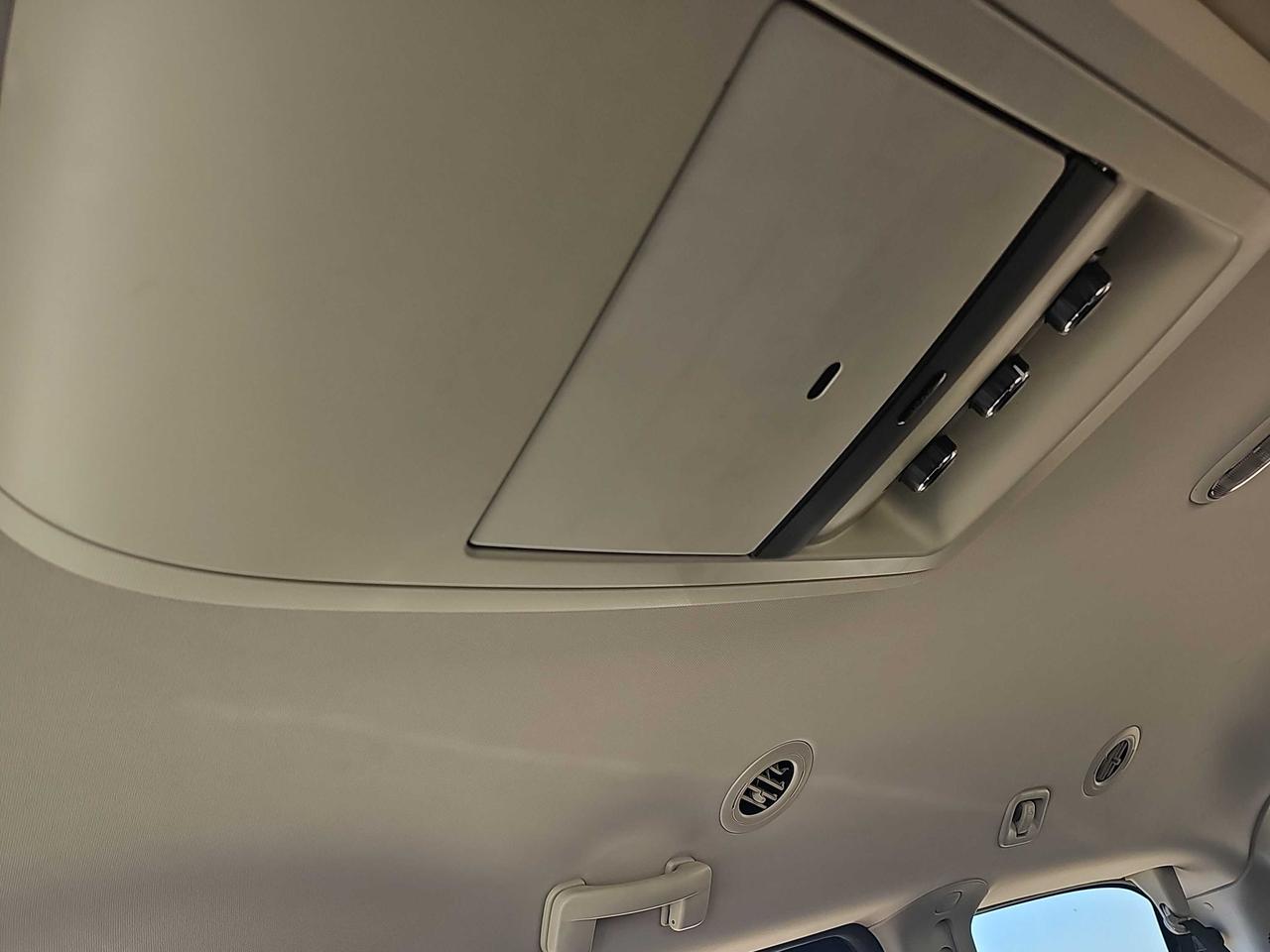 2013 Dodge Grand Caravan SXT Photo