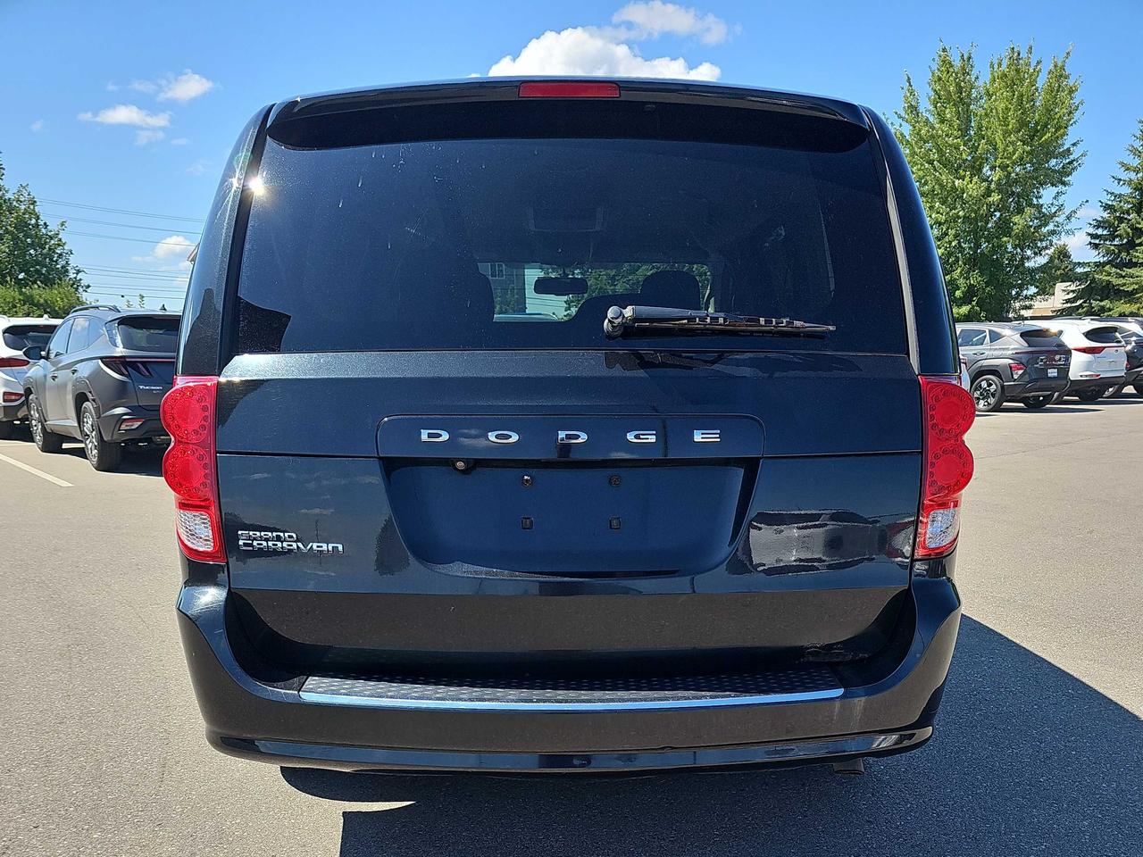2013 Dodge Grand Caravan SXT Photo