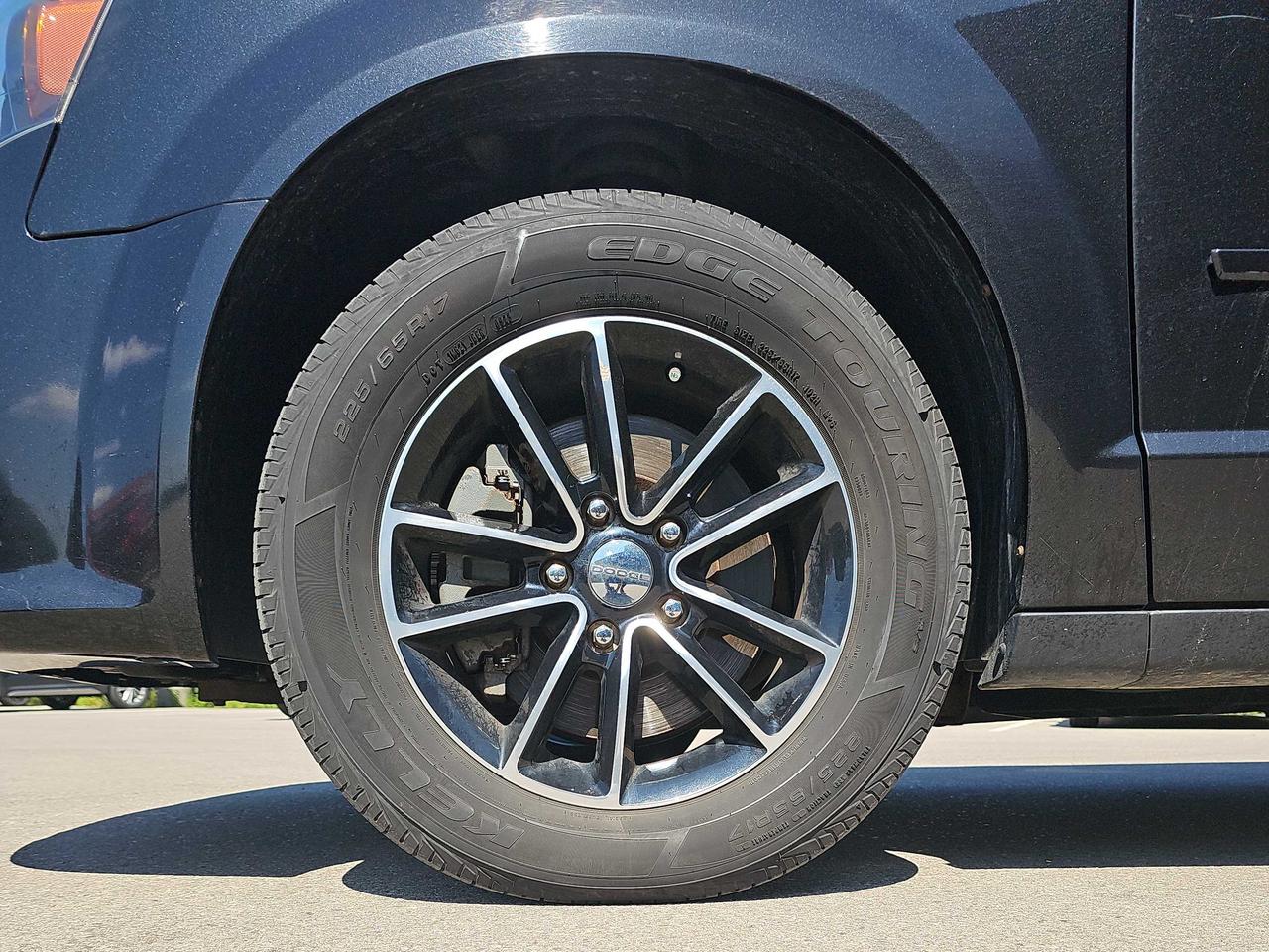 2013 Dodge Grand Caravan SXT Photo4