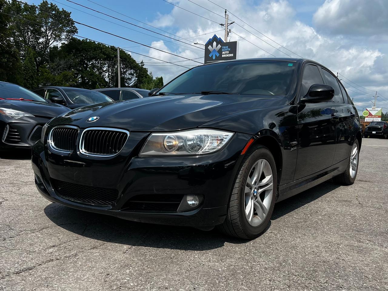 2011 BMW 3 Series 328i xDrive Classic Edition - Photo #3