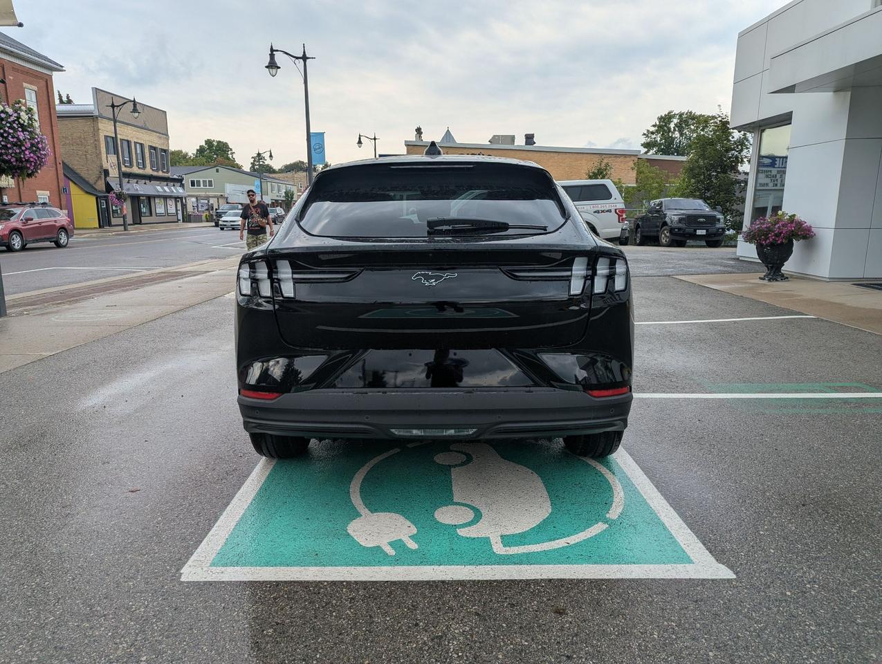 2026 Ford Mustang Mach-E Select AWD Photo4