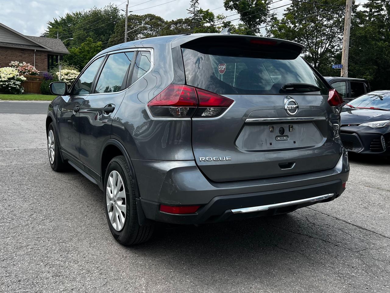 2019 Nissan Rogue FWD SV Photo