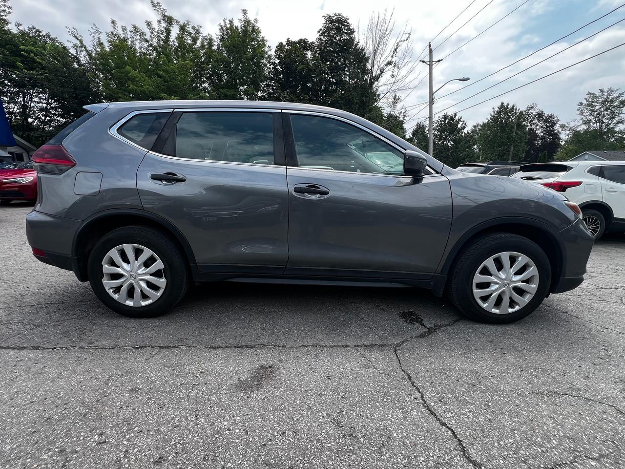 2019 Nissan Rogue FWD SV Photo