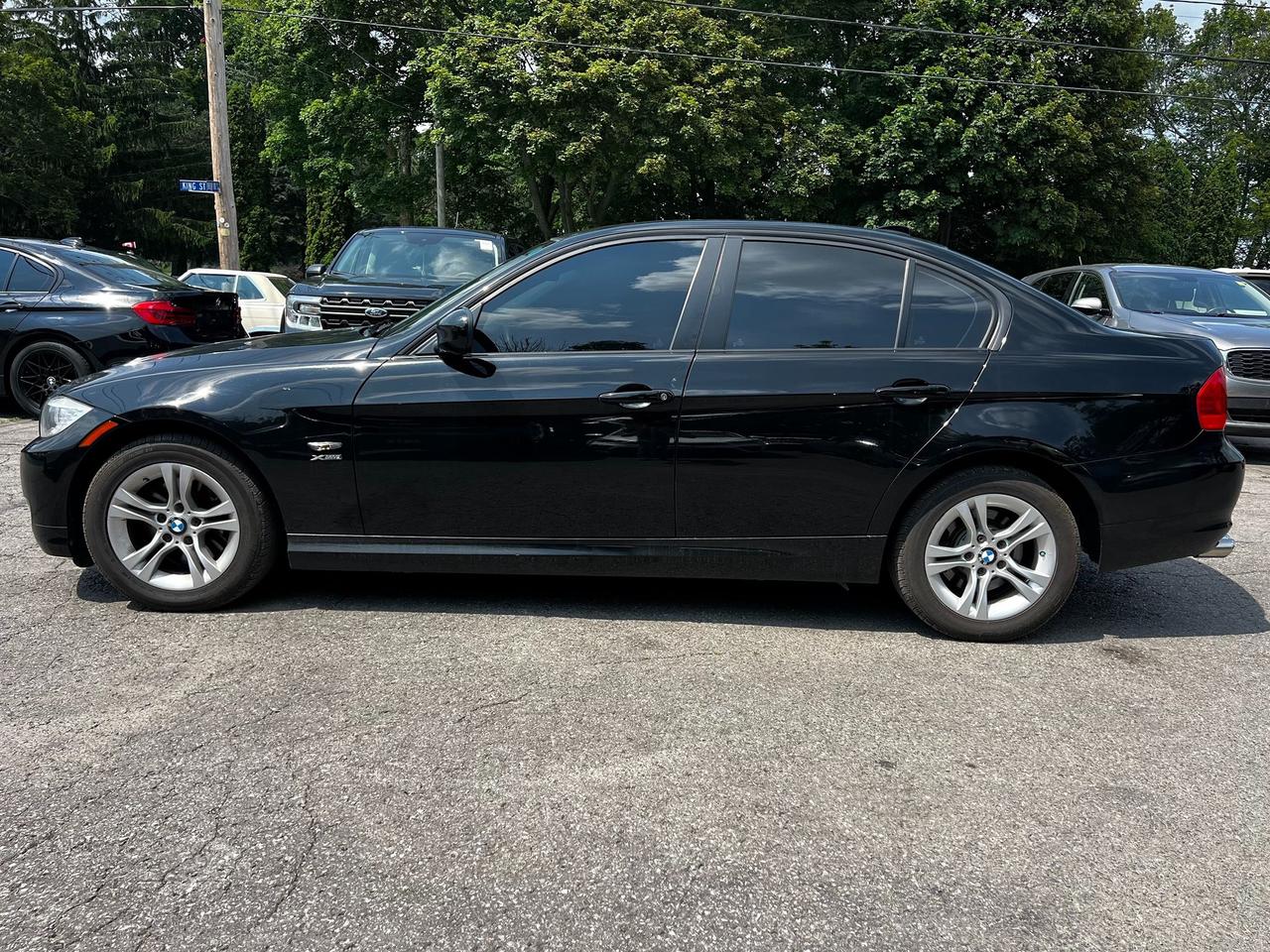 2011 BMW 3 Series 328i xDrive Classic Edition Photo3