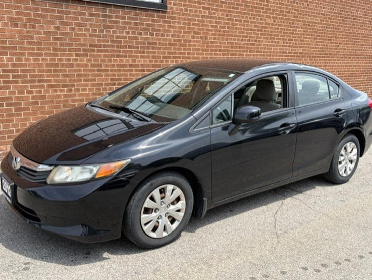 Used 2012 Honda Civic 4dr Auto LX for sale in Oakville, ON