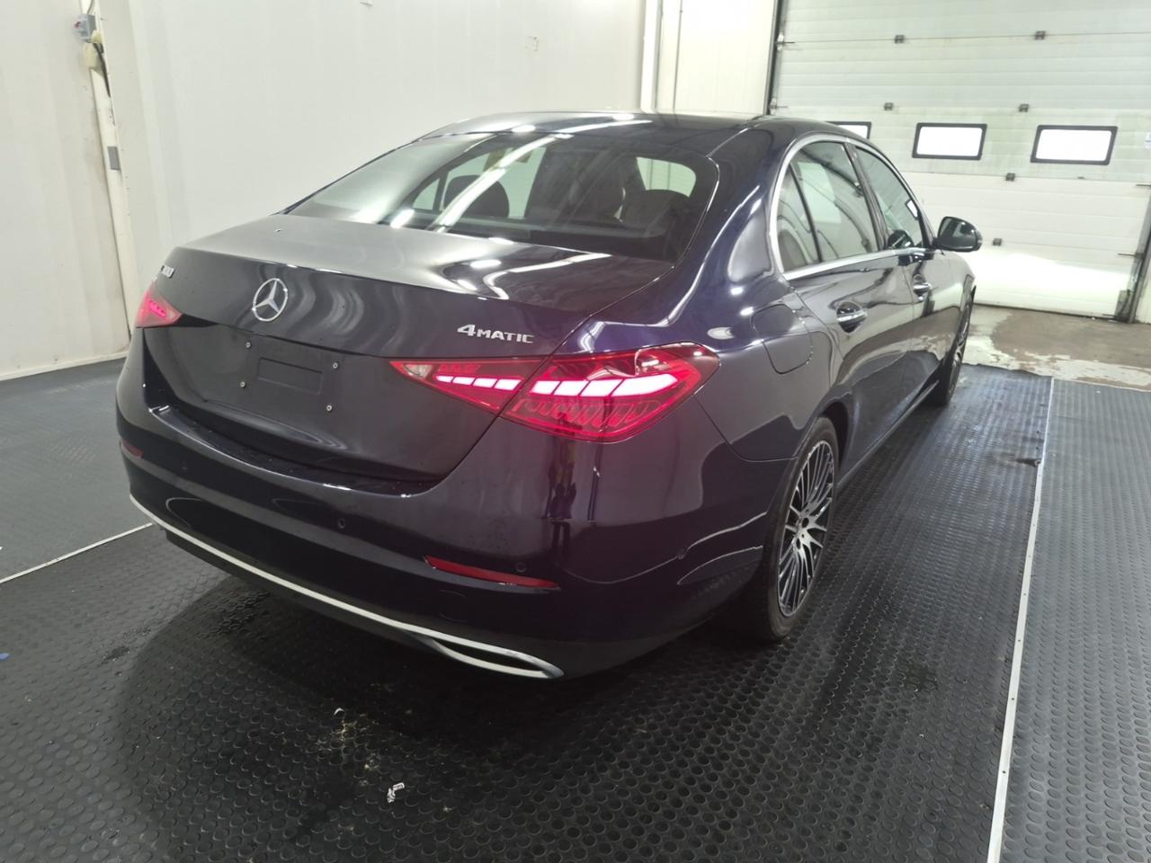 2022 Mercedes-Benz C-Class C 300 4MATIC - ONE OWNER CAR - 40,000KMS ONLY !!! Photo