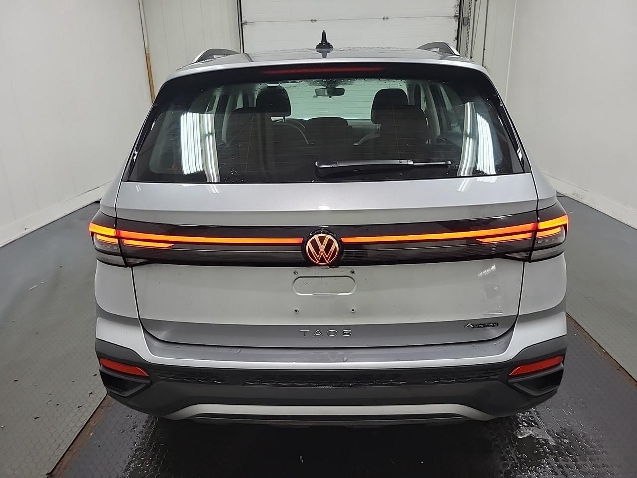 2025 Volkswagen Taos 4MOTION - One Owner - Blind Spot Monitor !!! Photo
