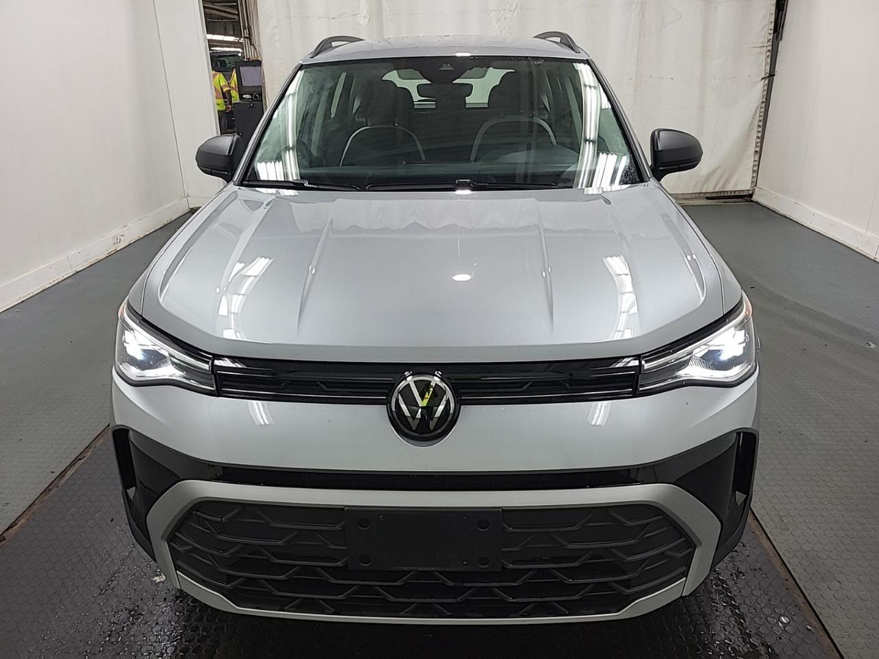 2025 Volkswagen Taos 4MOTION - One Owner - Blind Spot Monitor !!! Photo
