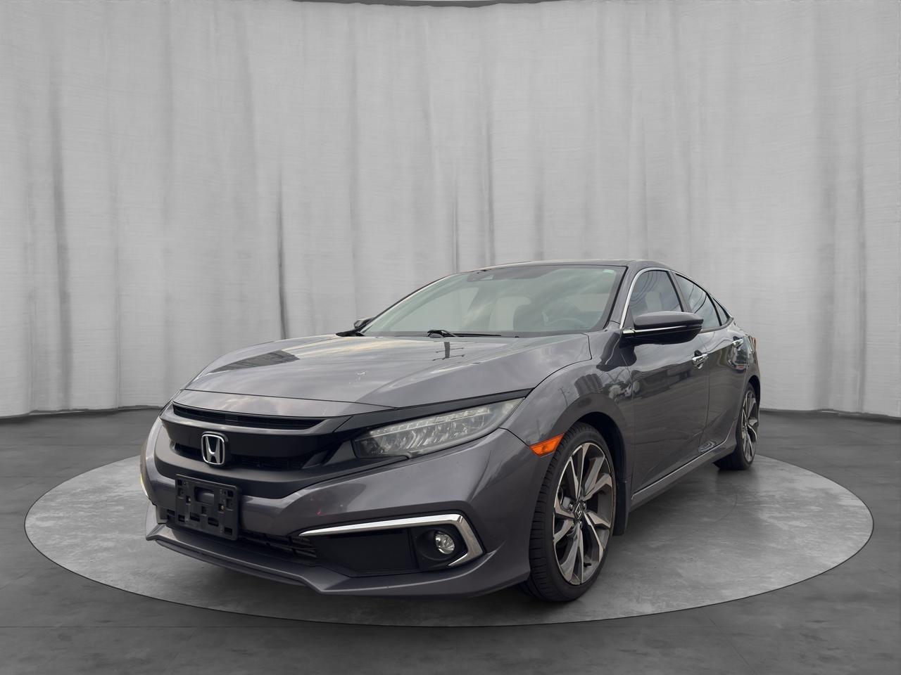 2019 Honda Civic Touring CVT Photo