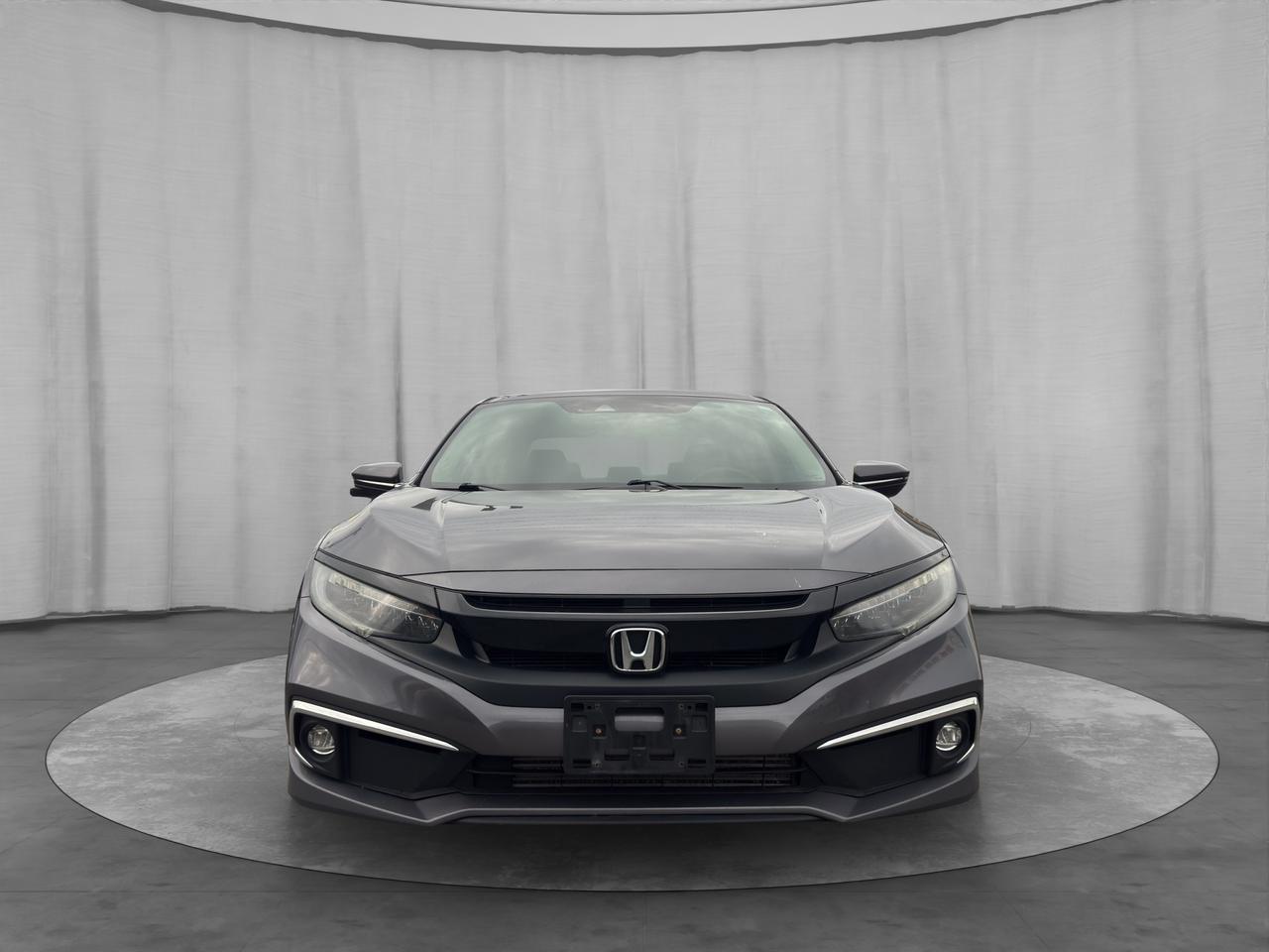 2019 Honda Civic Touring CVT Photo5