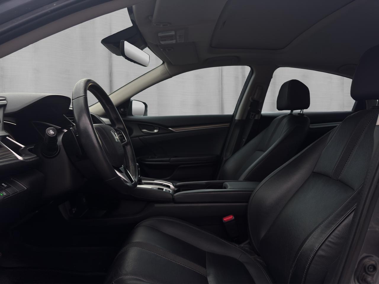 2019 Honda Civic Touring CVT Photo