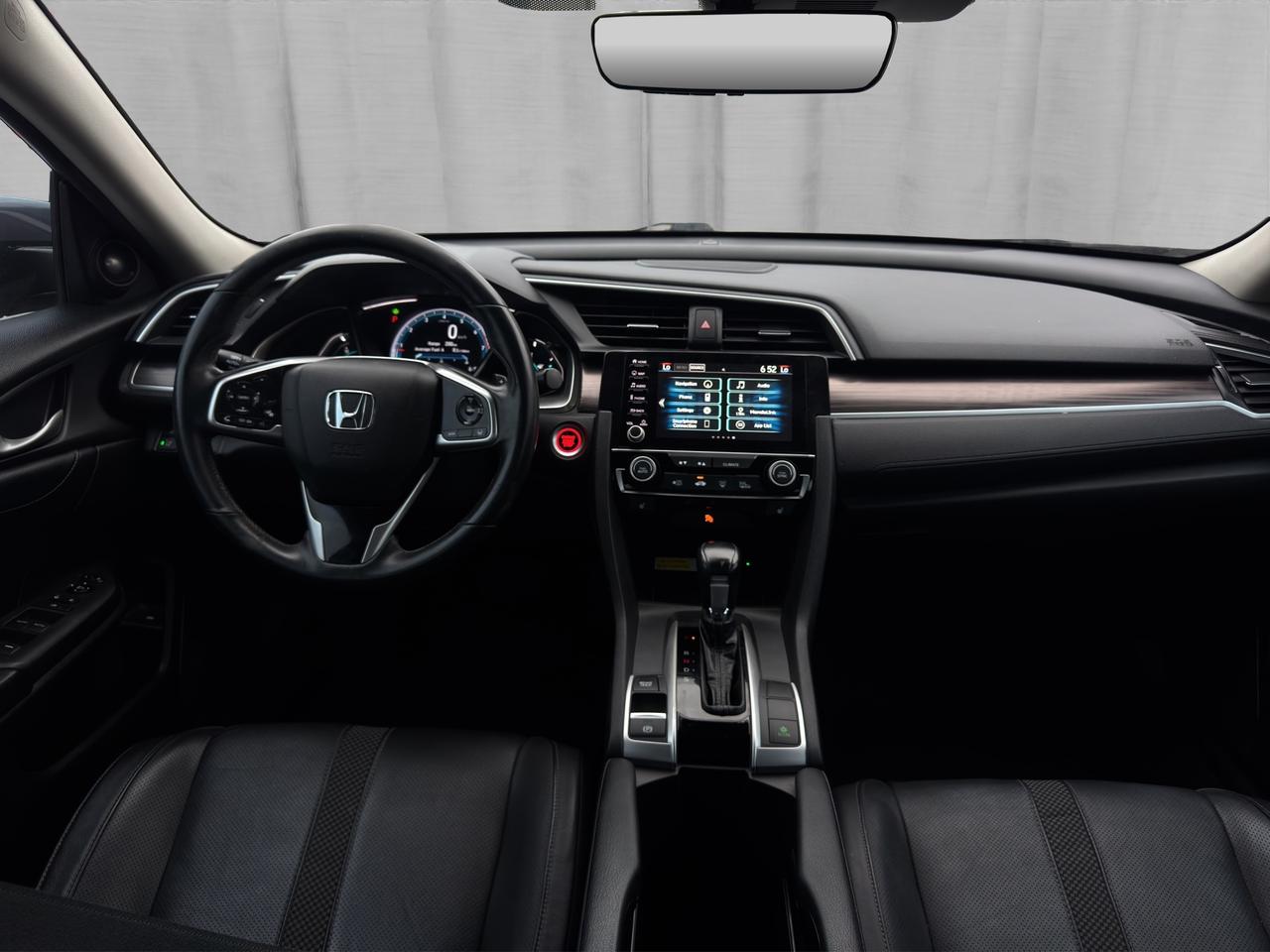 2019 Honda Civic Touring CVT Photo