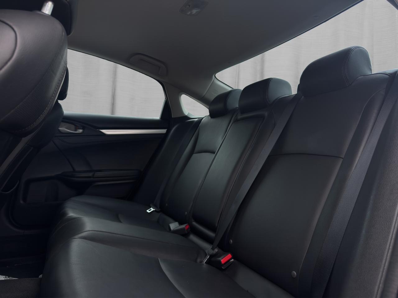 2019 Honda Civic Touring CVT Photo