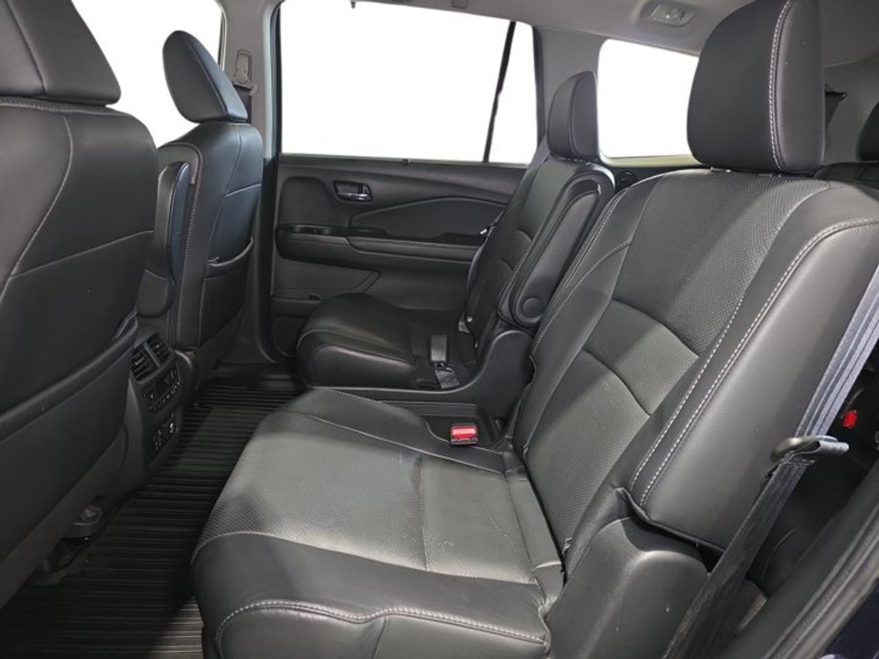 2021 Honda Pilot Touring 7-Passenger Photo