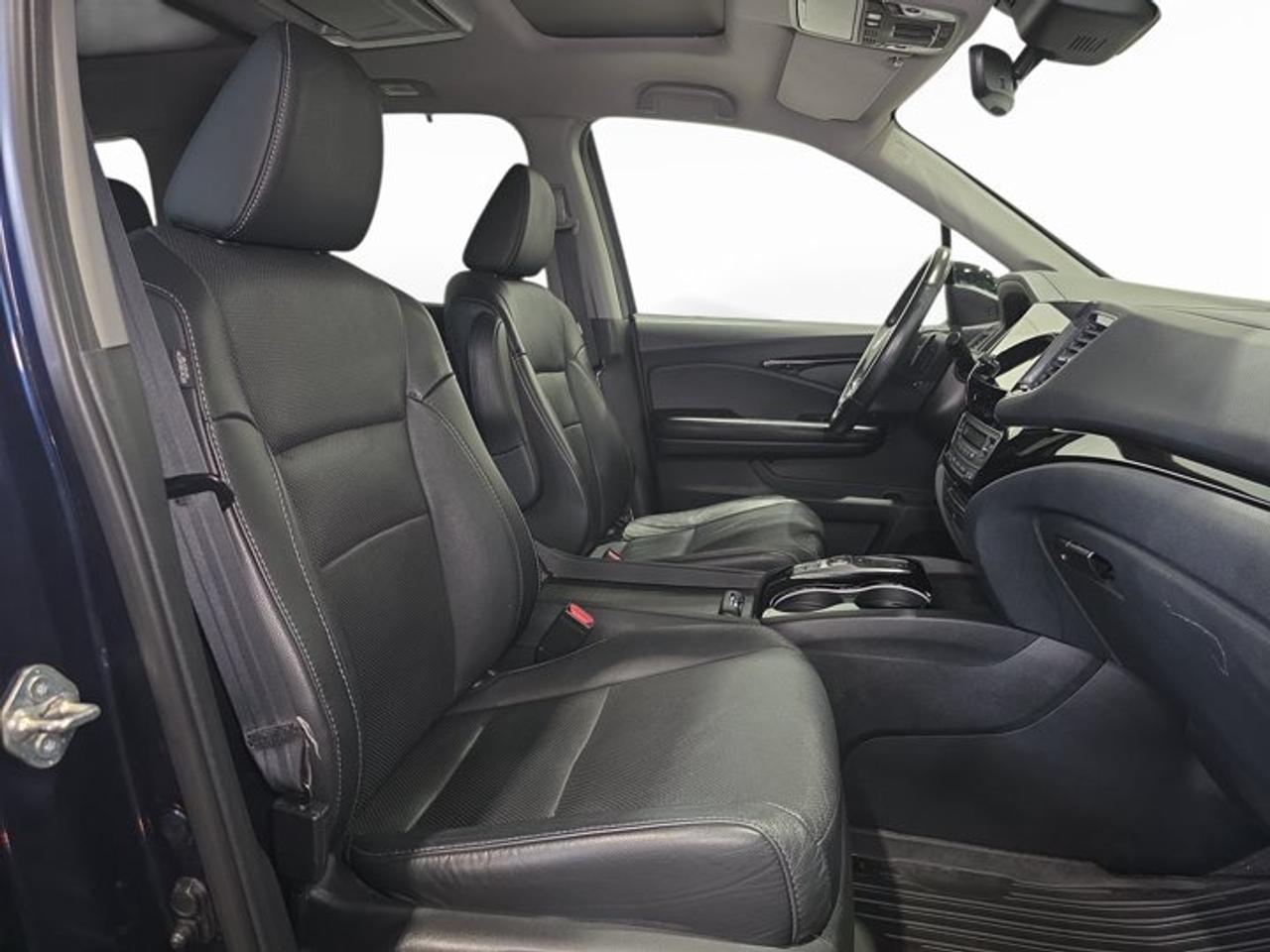 2021 Honda Pilot Touring 7-Passenger Photo