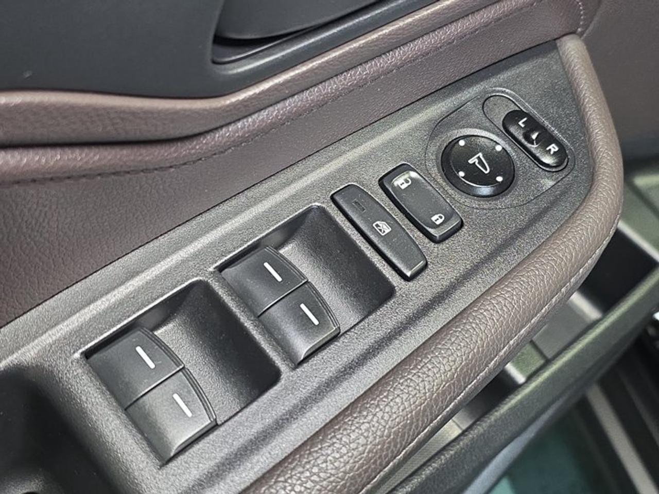 2020 Honda Odyssey EX-L w/ Navigation & RES Photo