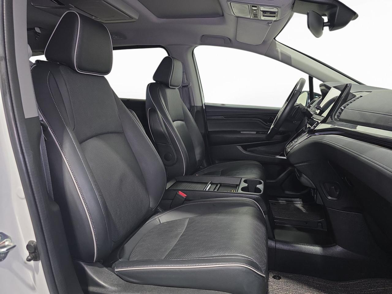 2024 Honda Odyssey Touring Photo