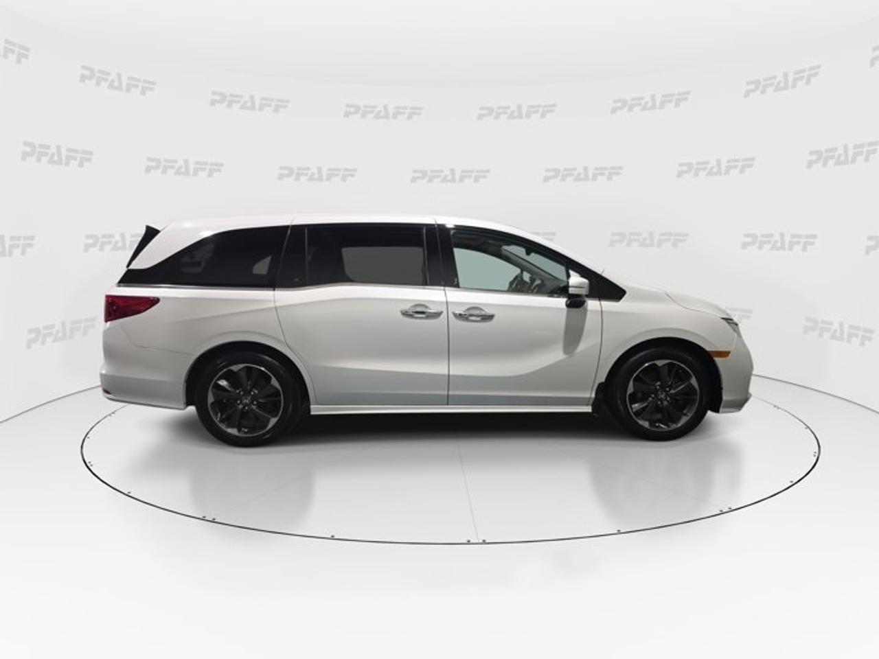 2024 Honda Odyssey Touring Photo