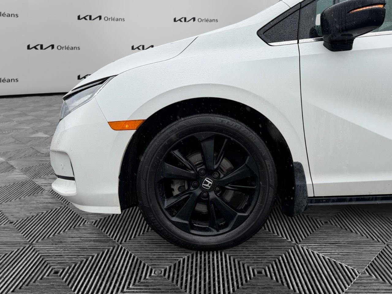 2023 Honda Odyssey Black Edition Auto Photo