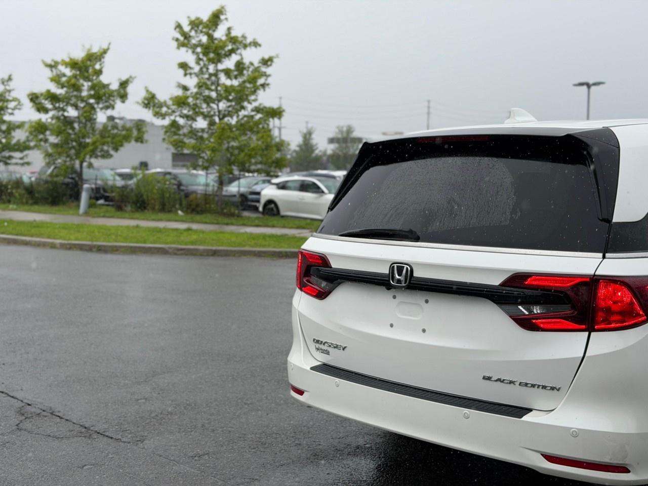 2023 Honda Odyssey Black Edition Auto Photo