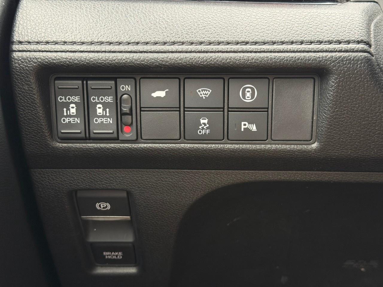 2023 Honda Odyssey Black Edition Auto Photo