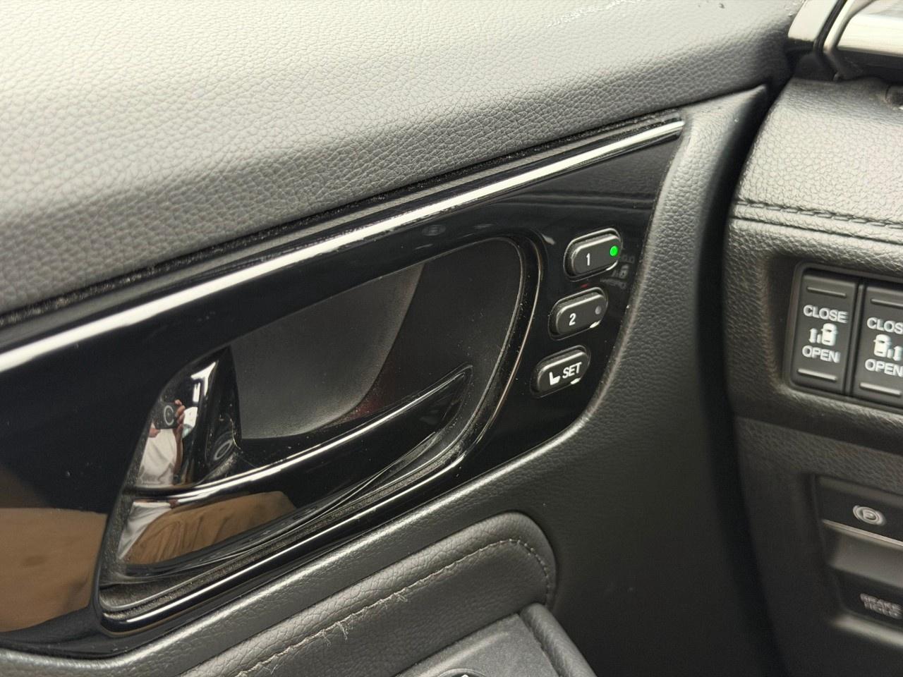 2023 Honda Odyssey Black Edition Auto Photo