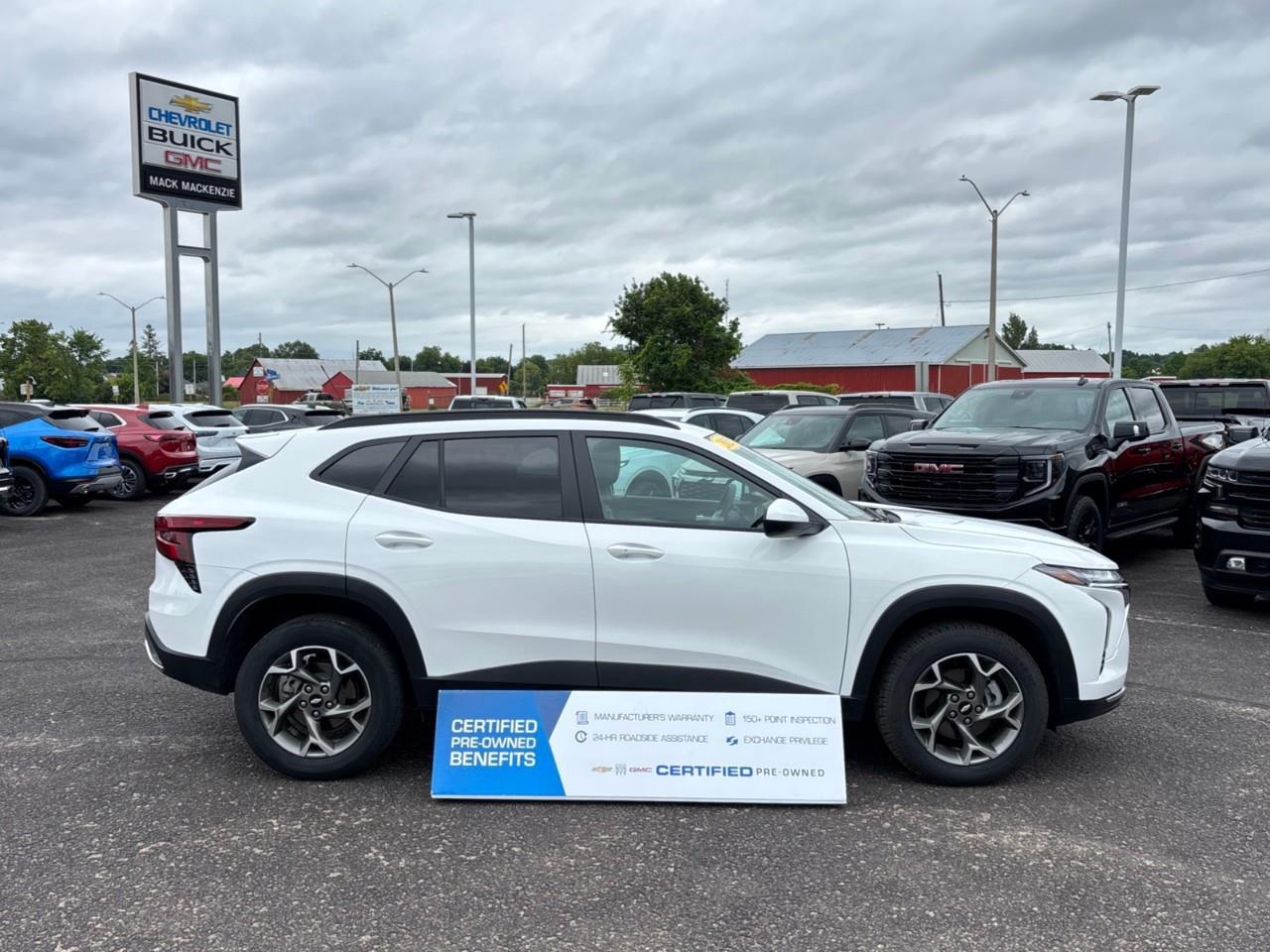2025 Chevrolet Trax LT Used 2025 5 Passenger Small FWD SUV with Heated Front Seats, Heated Steering Wheel, Adaptive Cruise Control and a 11 Diagonal Touchscreen Radio with Wireless Apple CarPlay and Wireless Android Auto Photo1
