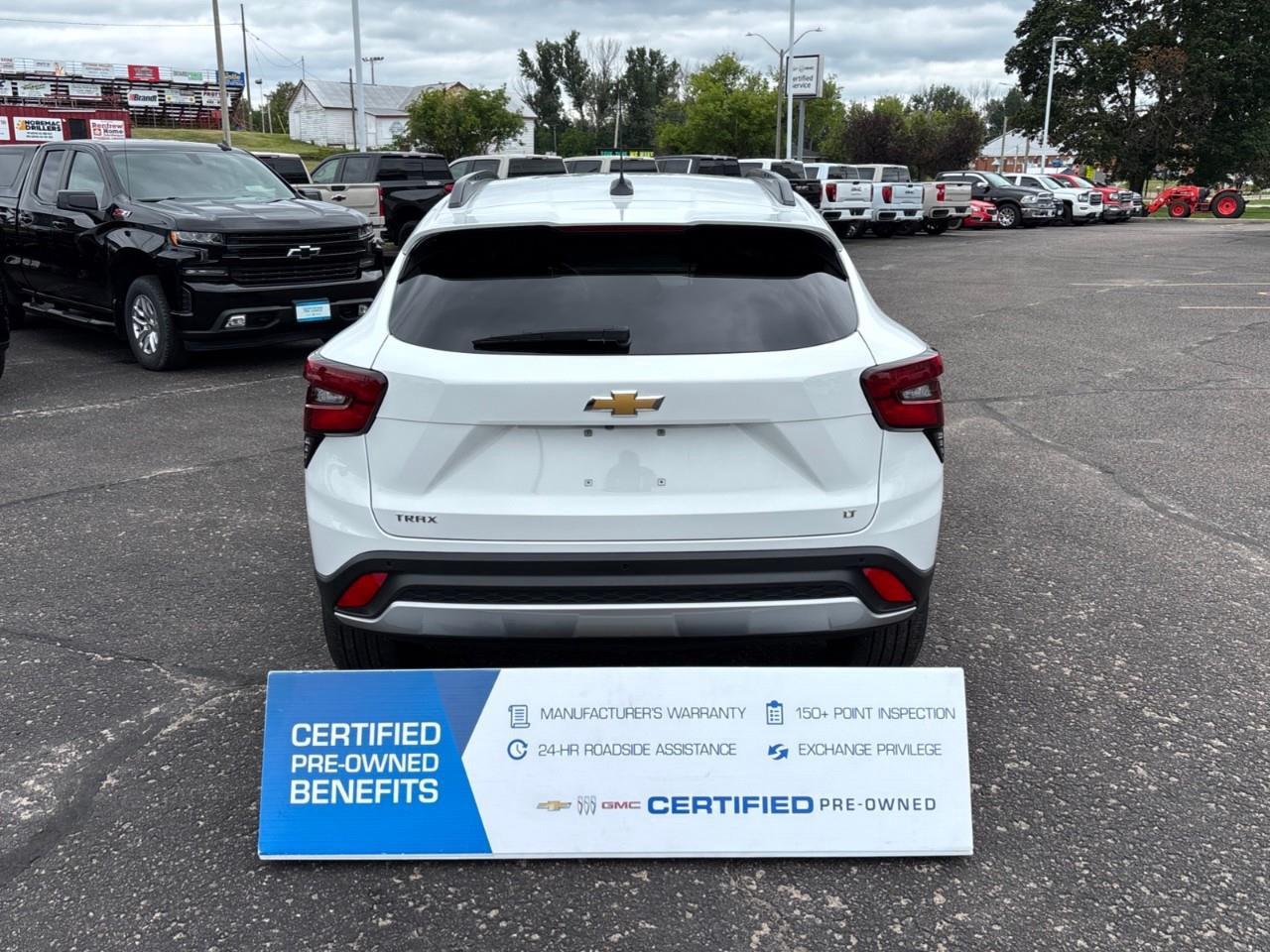 2025 Chevrolet Trax LT Used 2025 5 Passenger Small FWD SUV with Heated Front Seats, Heated Steering Wheel, Adaptive Cruise Control and a 11 Diagonal Touchscreen Radio with Wireless Apple CarPlay and Wireless Android Auto Photo2