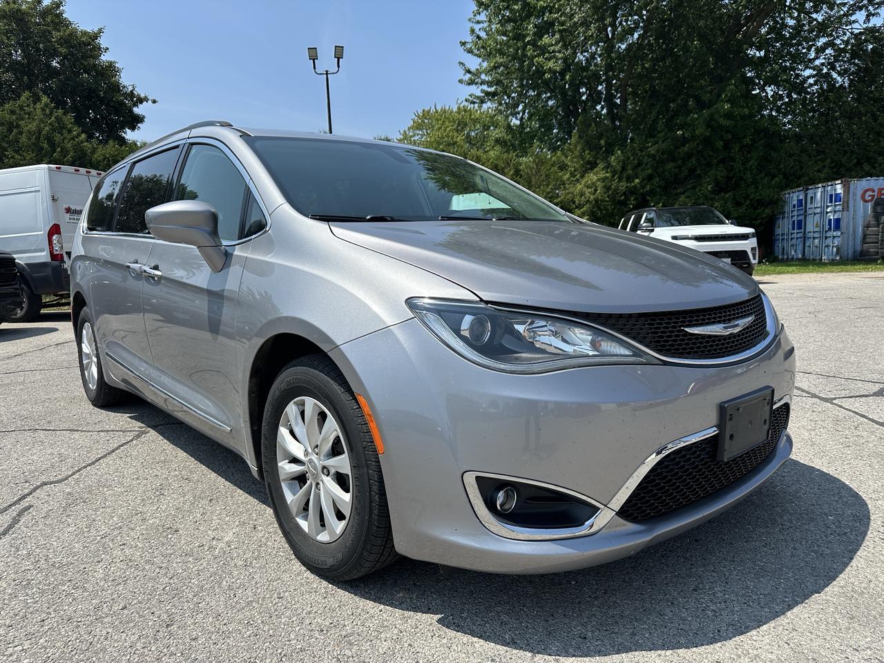 Used 2017 Chrysler Pacifica Touring-L for sale in Goderich, ON