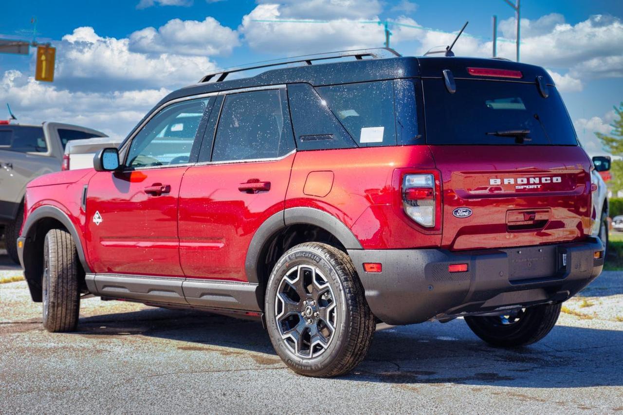 2026 Ford Bronco Sport Outer Banks 4x4 / BROWN/BLACK INTERIOR / HEATED ST Photo