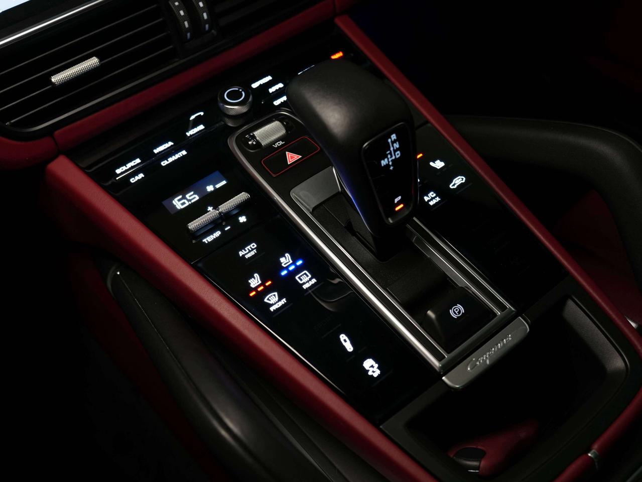 2019 Porsche Cayenne TURBO | PREMIUM PLUS PKG | 21 IN Photo