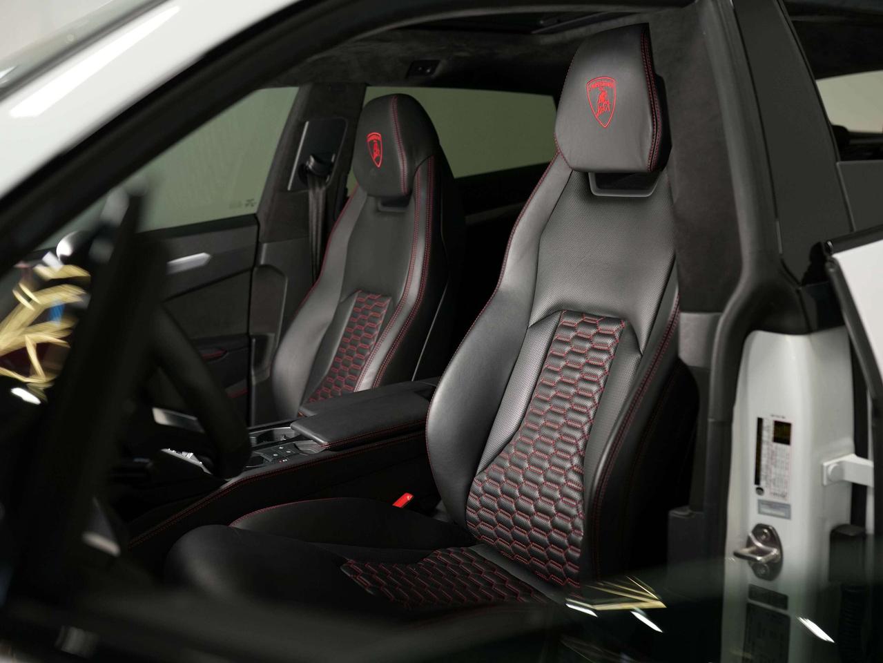 2019 Lamborghini Urus PANO | B&O | 22 IN Photo
