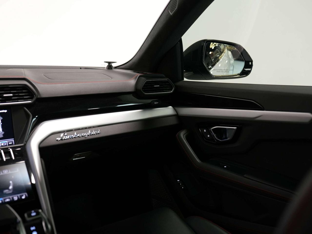 2019 Lamborghini Urus PANO | B&O | 22 IN Photo