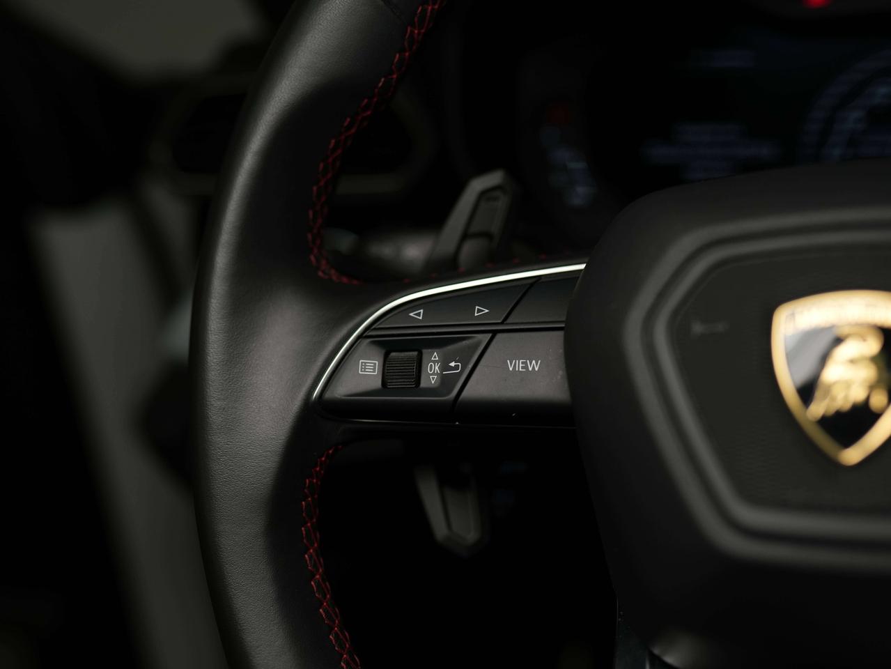 2019 Lamborghini Urus PANO | B&O | 22 IN Photo