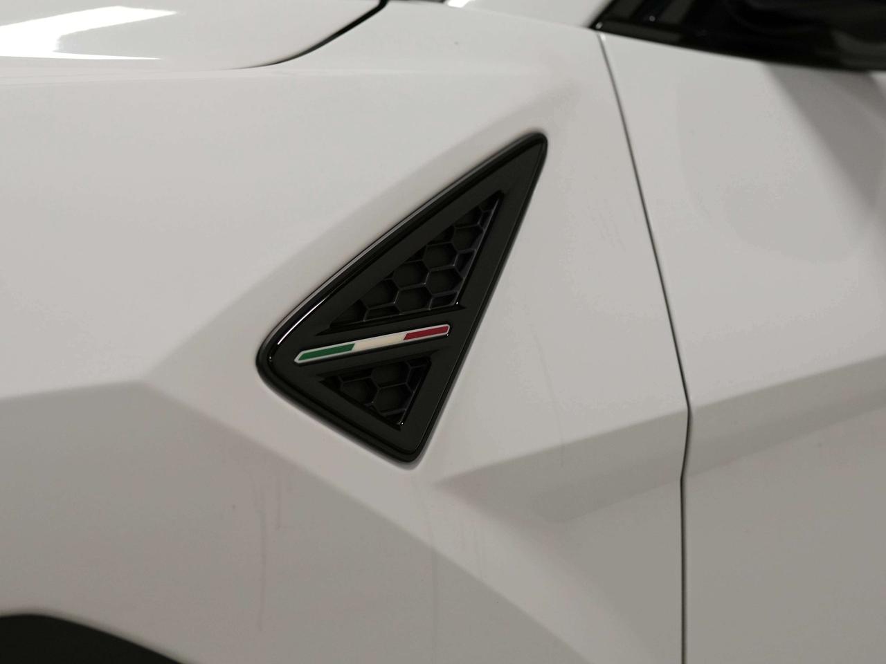 2019 Lamborghini Urus PANO | B&O | 22 IN Photo