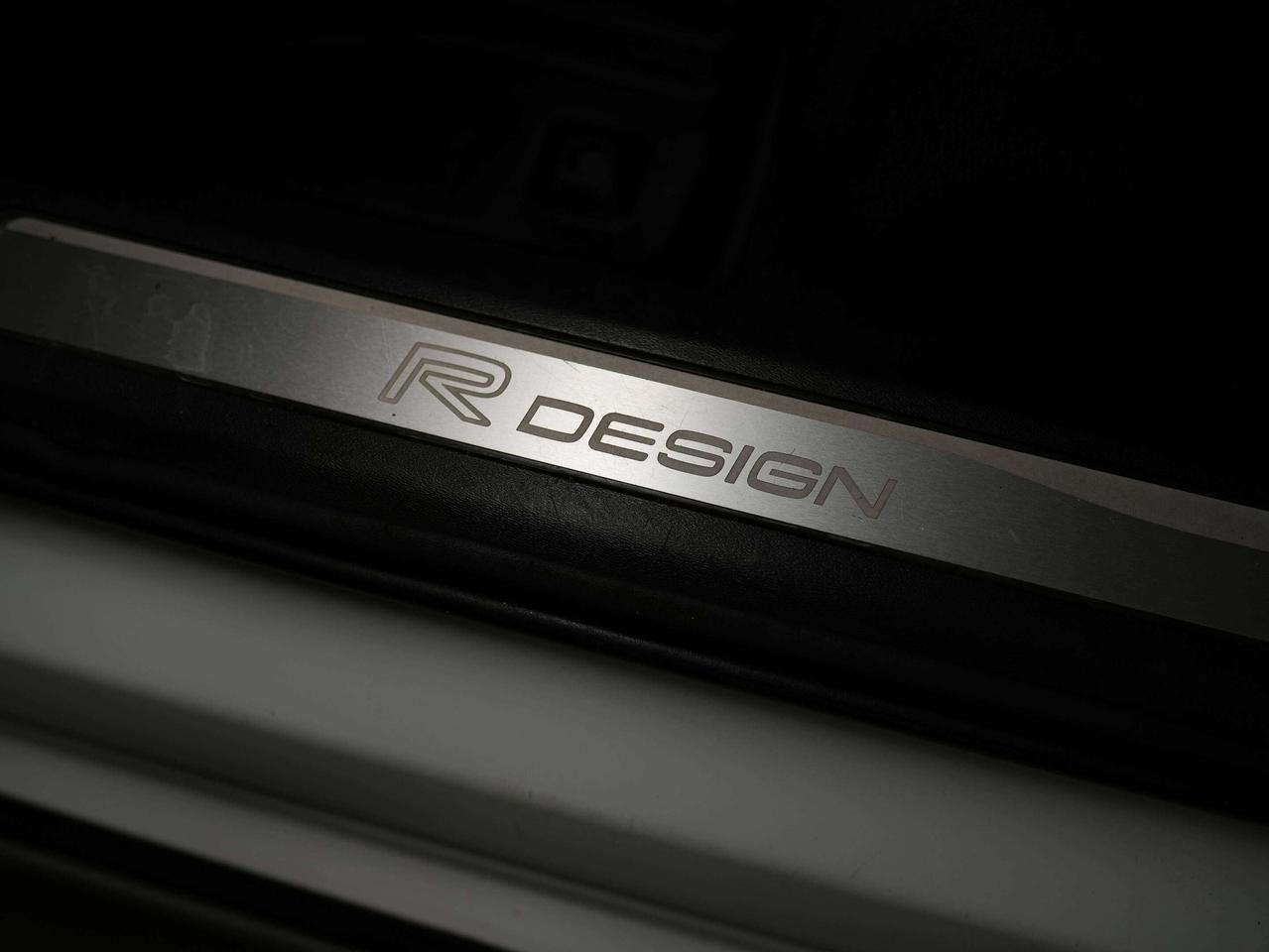 2016 Volvo XC90 T8 | R-DESIGN | 7 PASS | 22 IN Photo