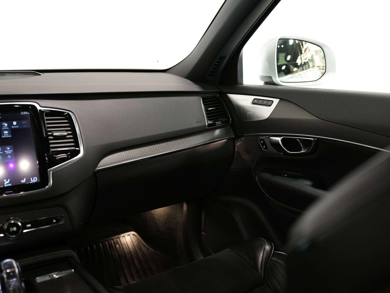 2016 Volvo XC90 T8 | R-DESIGN | 7 PASS | 22 IN Photo
