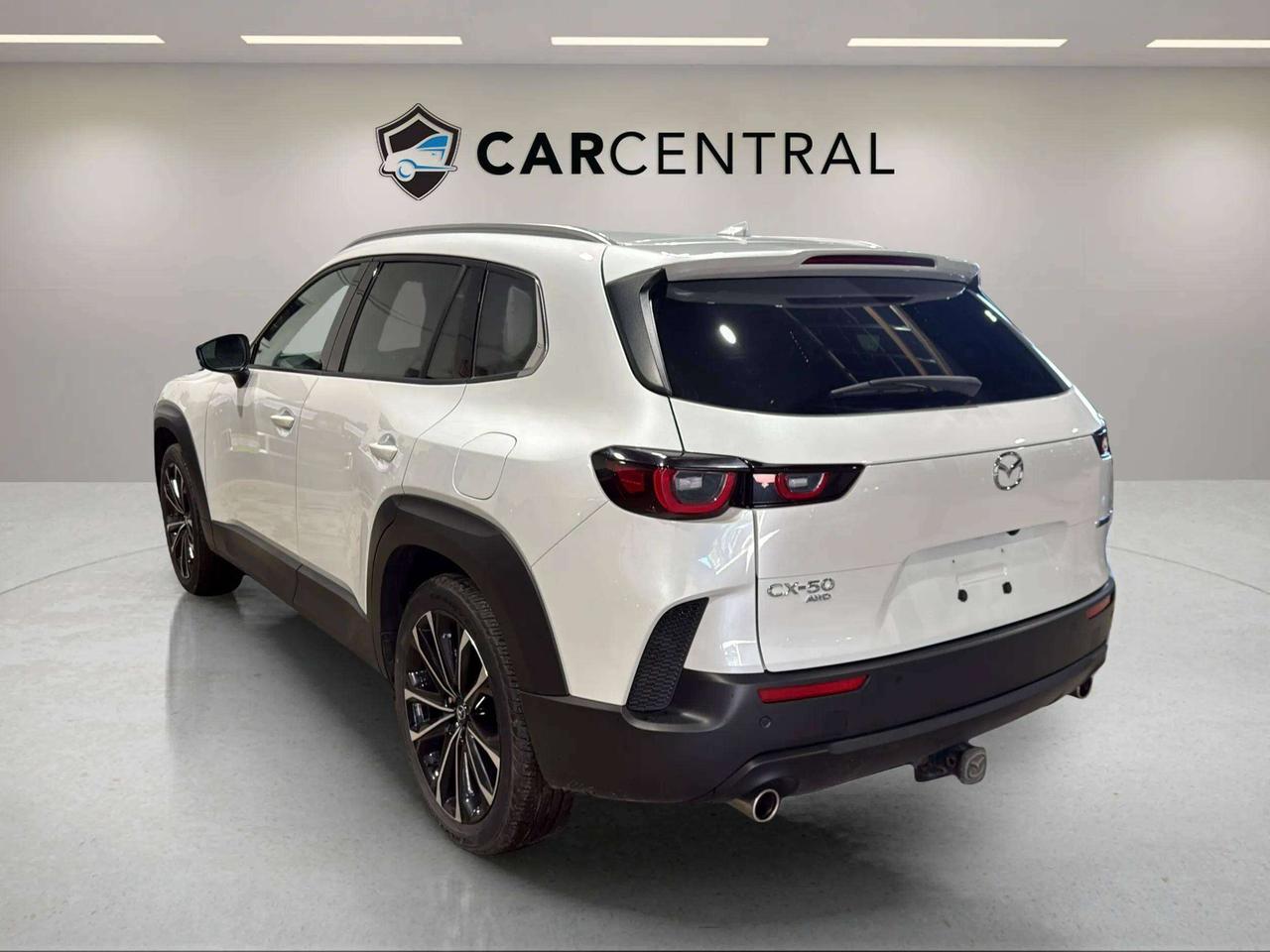 2023 Mazda CX-50 GT |CLEAN CARFAX | BOSE | HEADSUP |VENT SEATS|PANO Photo2