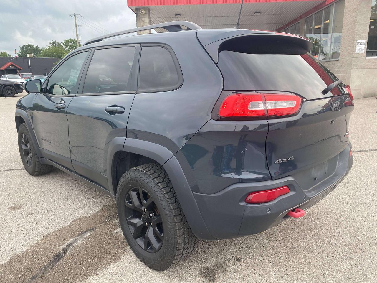 2016 Jeep Cherokee TRAILHAWK, CLEAN CARFAX, LEATHER, REMOTE START! Photo