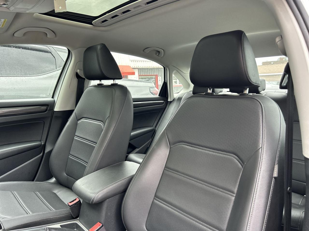 2021 Volkswagen Passat AUTO | HTD LEATHER | SUNROOF | CARPLAY | ALLOYS Photo