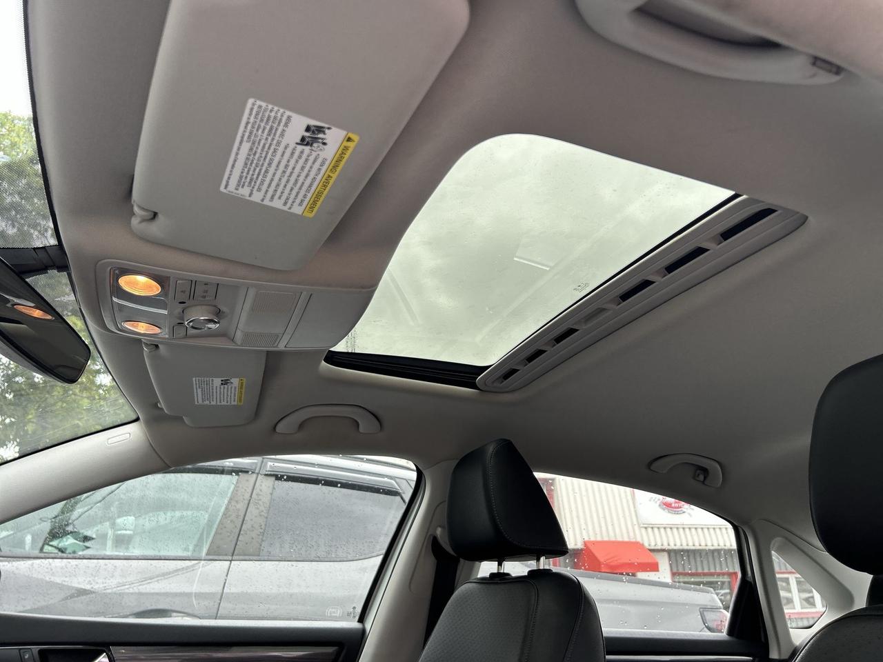 2021 Volkswagen Passat AUTO | HTD LEATHER | SUNROOF | CARPLAY | ALLOYS Photo