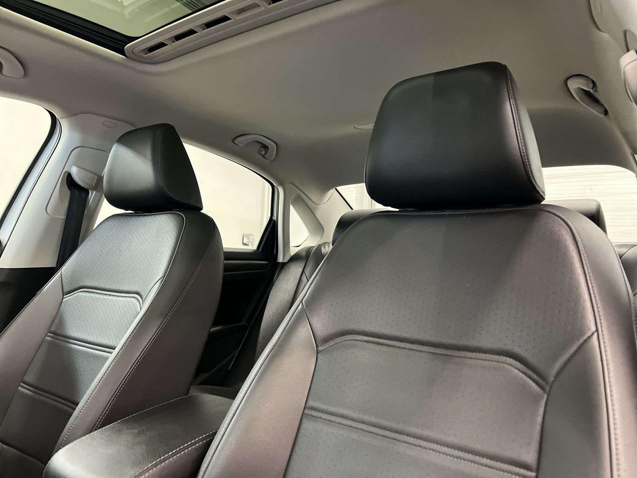 2021 Volkswagen Passat AUTO | HTD LEATHER | SUNROOF | CARPLAY | ALLOYS Photo