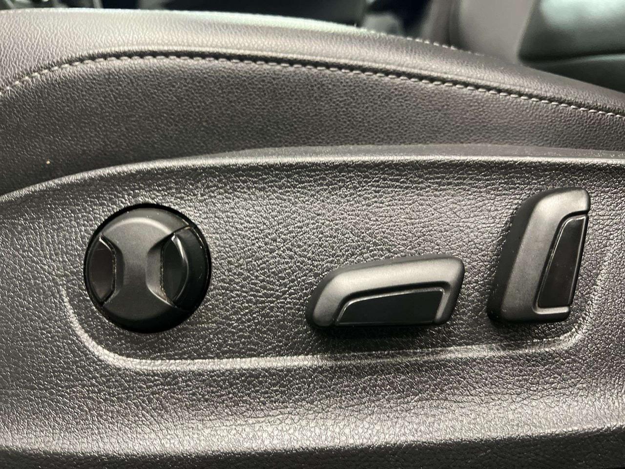 2021 Volkswagen Passat AUTO | HTD LEATHER | SUNROOF | CARPLAY | ALLOYS Photo