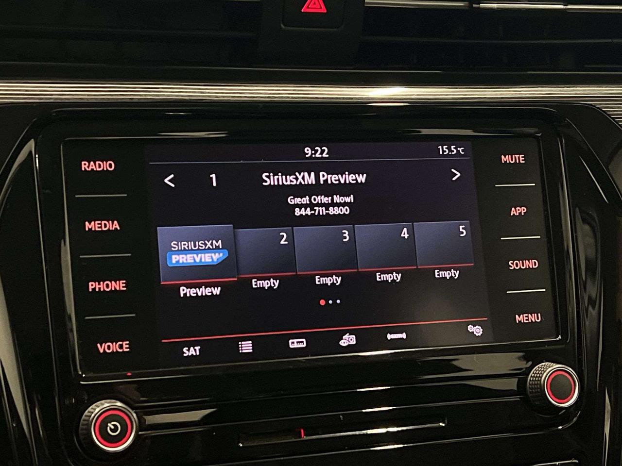 2021 Volkswagen Passat AUTO | HTD LEATHER | SUNROOF | CARPLAY | ALLOYS Photo